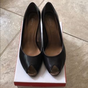 Brown x-appeal peep toe heels
